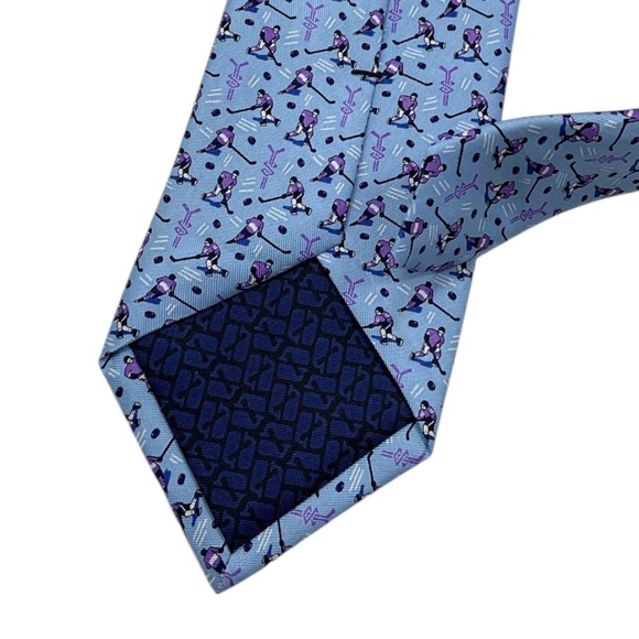 🆕VINEYARD VINES Blue HOCKEY FIGHT CANCER Silk LUXURY Tie HANDMADE USA - Picture 5 of 5
